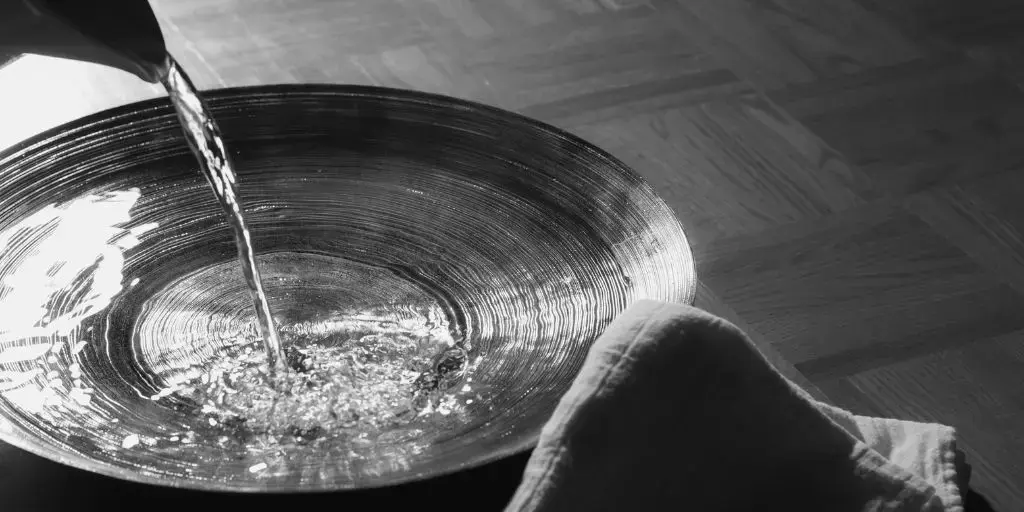 <span id=hs_cos_wrapper_name class=hs_cos_wrapper hs_cos_wrapper_meta_field hs_cos_wrapper_type_text style= data-hs-cos-general-type=meta_field data-hs-cos-type=text >The Basin and the Towel: Love That Stoops Low</span>